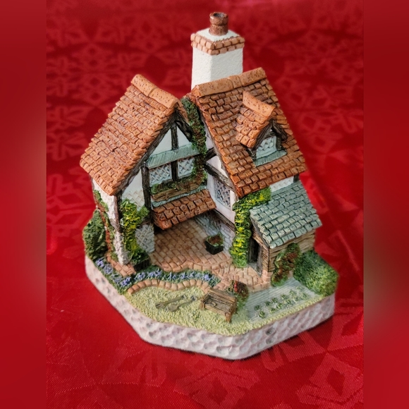 Gardener's Cottage by David Winter, No Box. - Picture 6 of 8